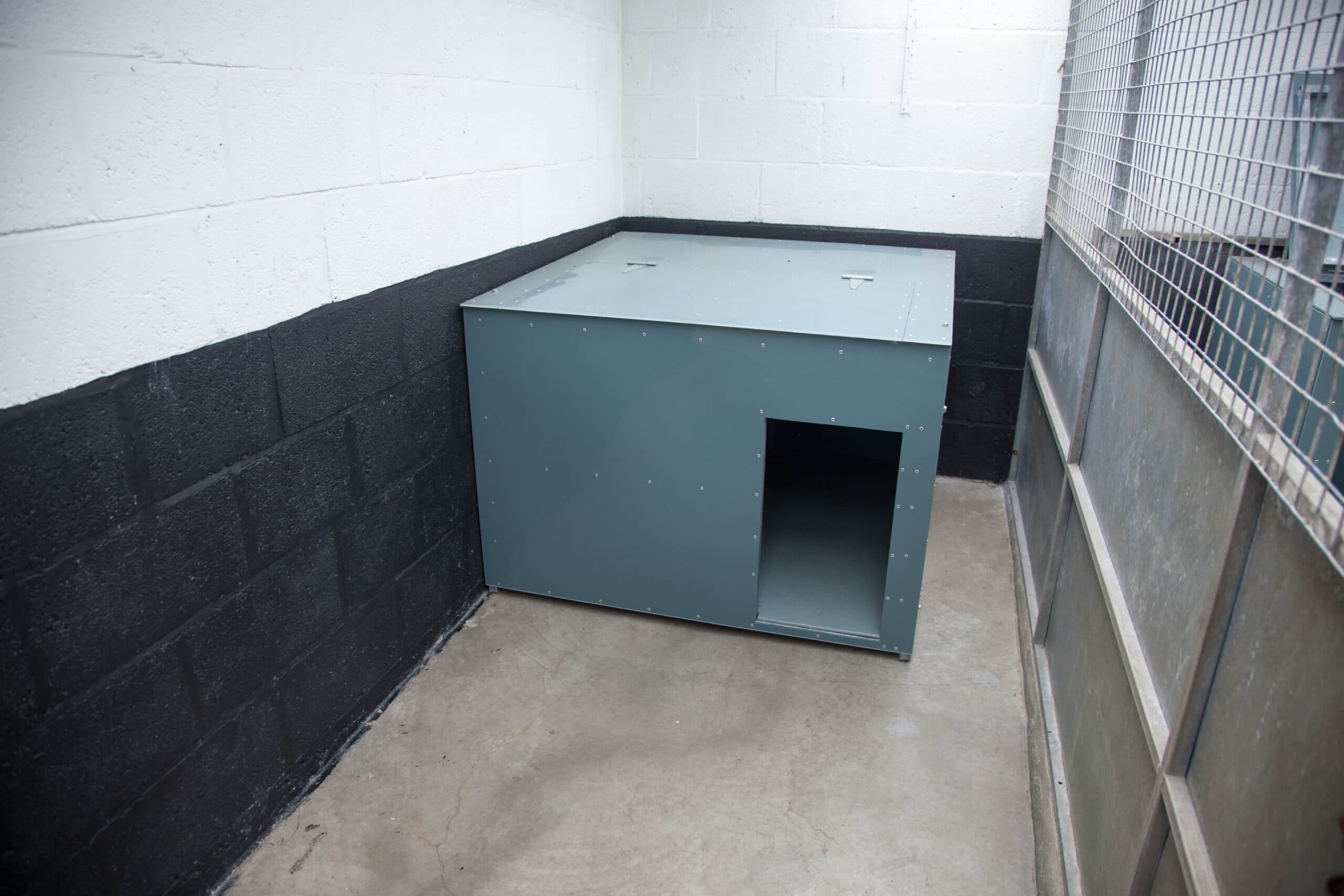 Freestanding and external boxes